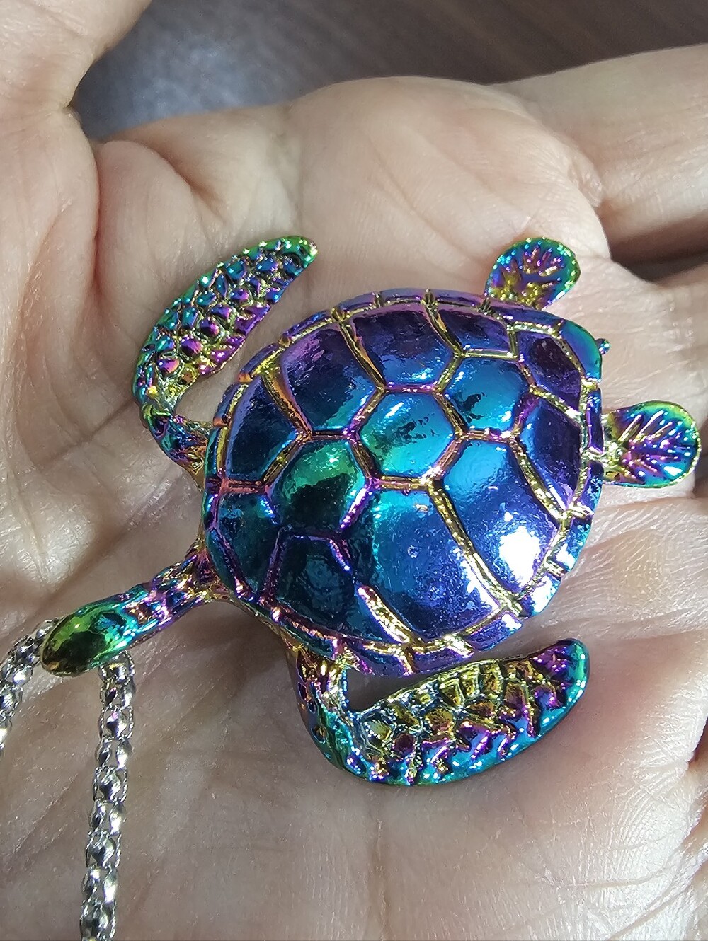 Beautiful Multi Color Irridecent Sea Turtle Pendant So Pretty 💕 Ocean Beach 🌊